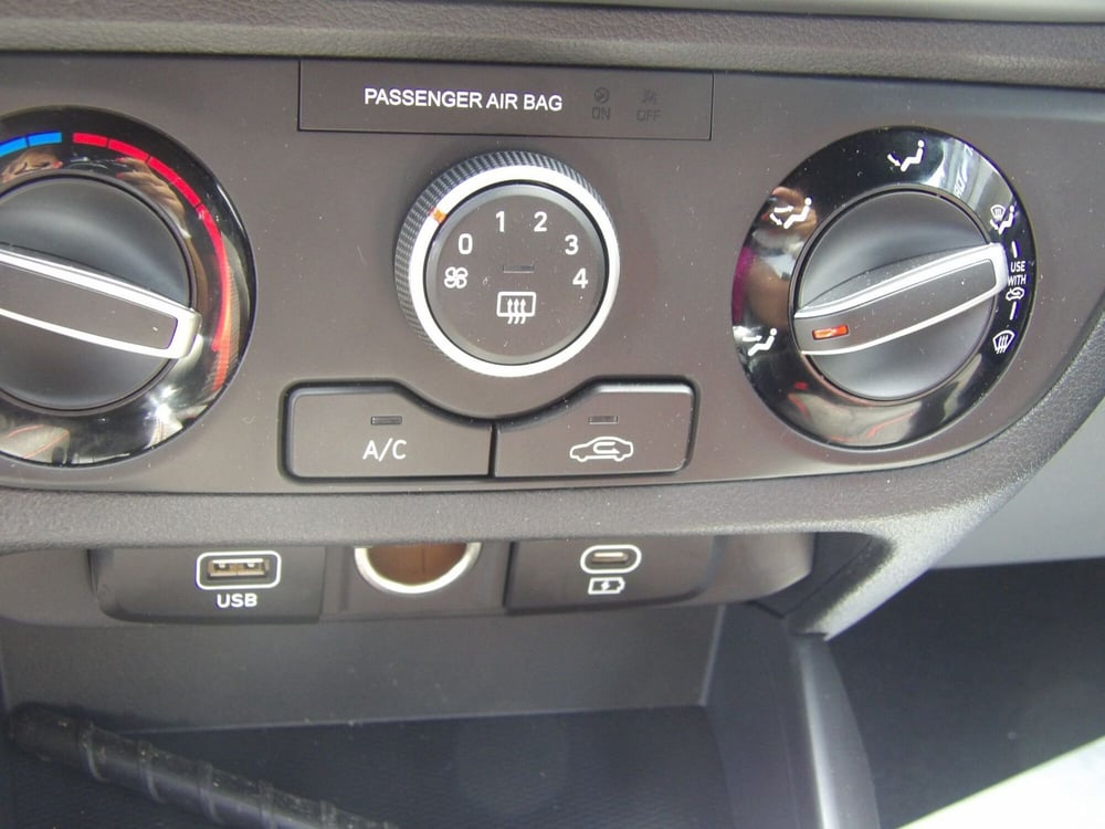 Hyundai i10 nuova a Catania (15)