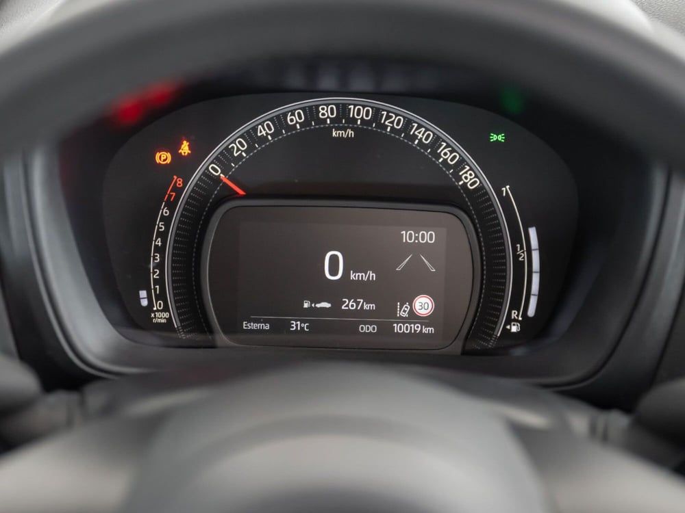 Toyota Aygo X usata a Foggia (13)