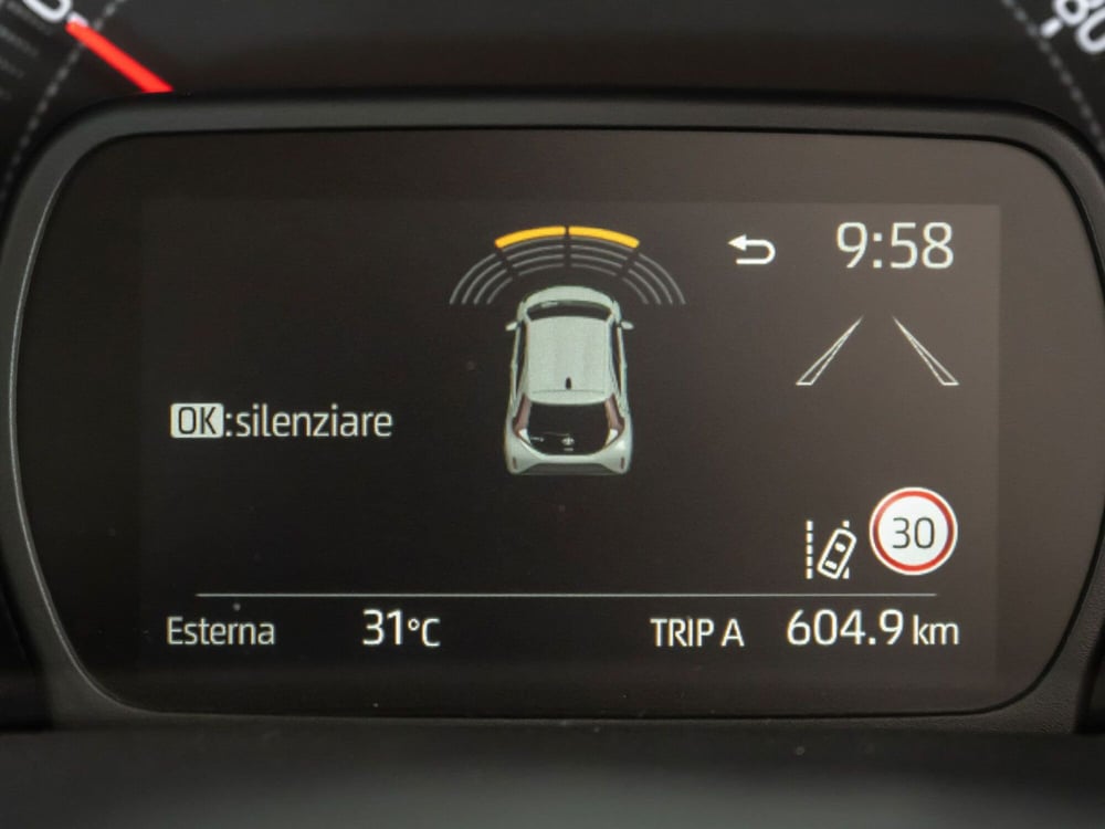 Toyota Aygo X usata a Foggia (18)
