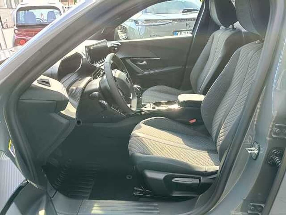 Peugeot 2008 nuova a Milano (10)