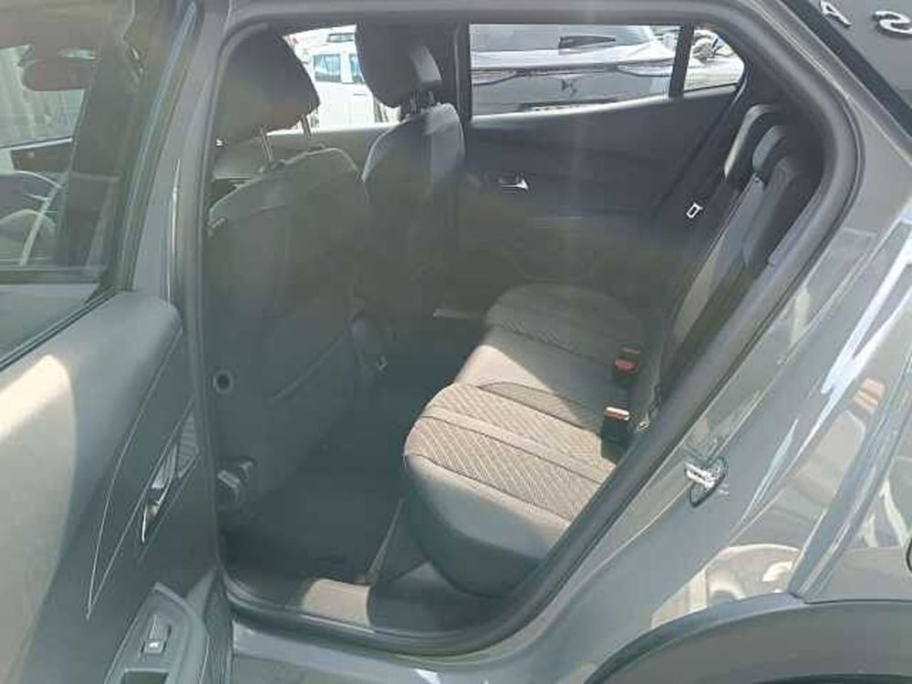 Peugeot 2008 nuova a Milano (14)