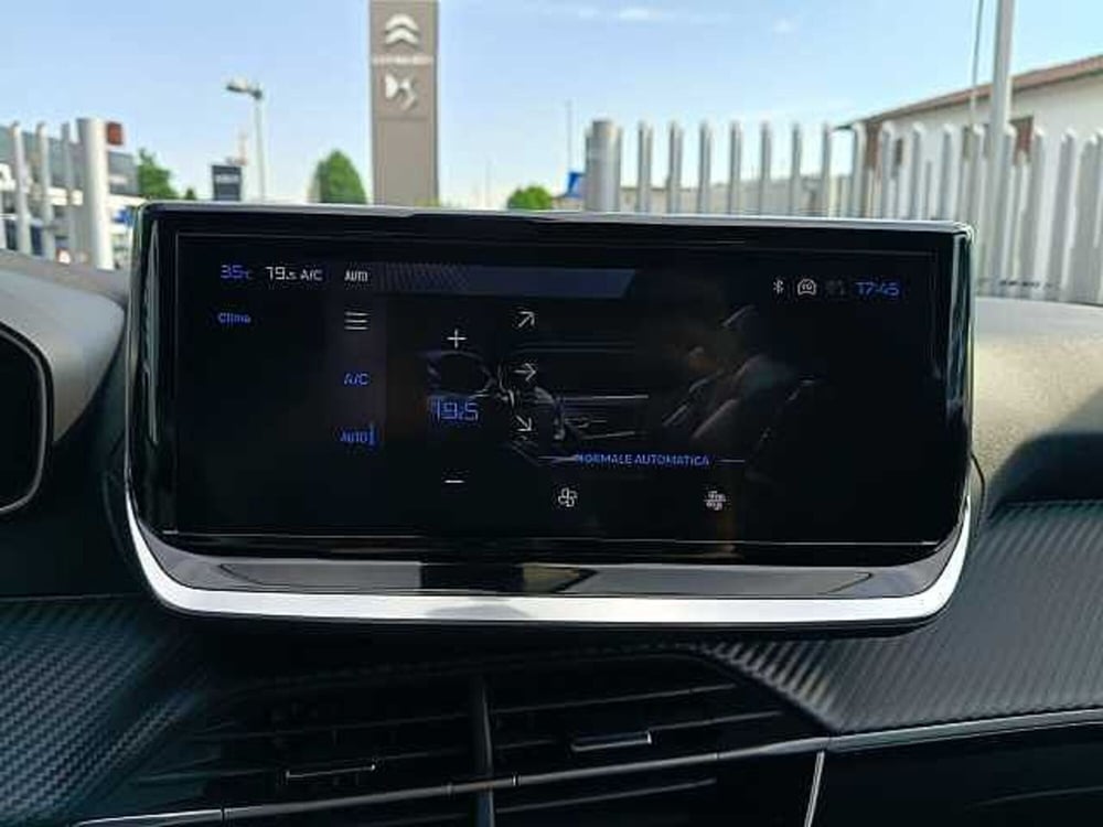 Peugeot 2008 nuova a Milano (18)