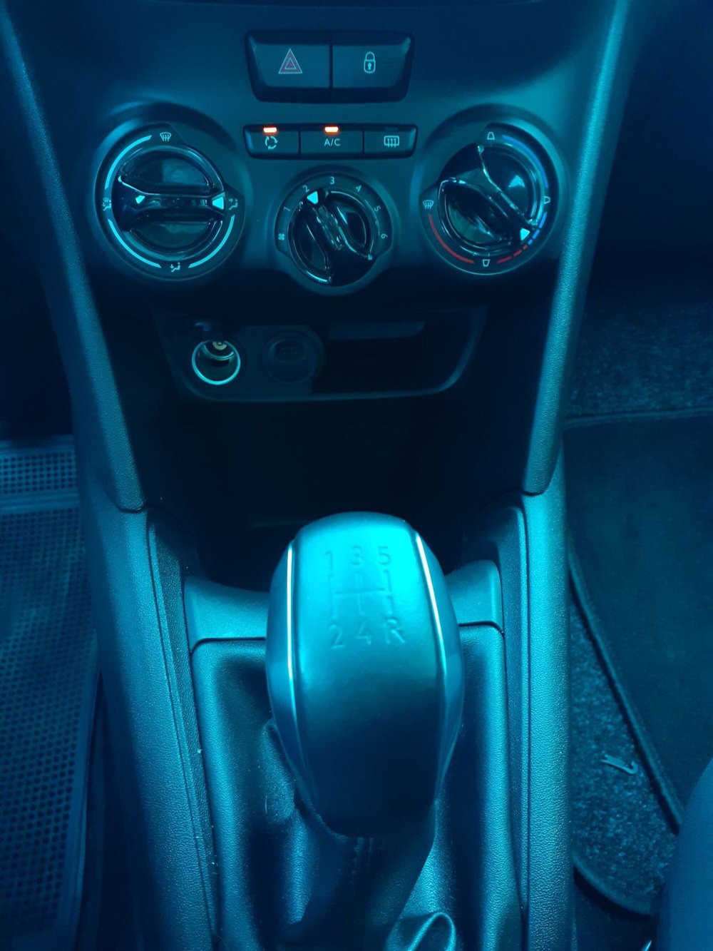 Peugeot 208 usata a Modena (17)
