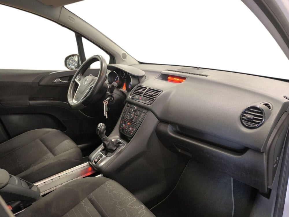 Opel Meriva usata a Udine (12)