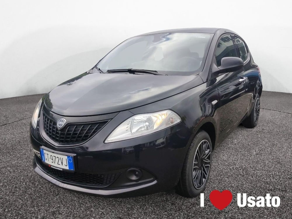 Lancia Ypsilon nuova a Latina