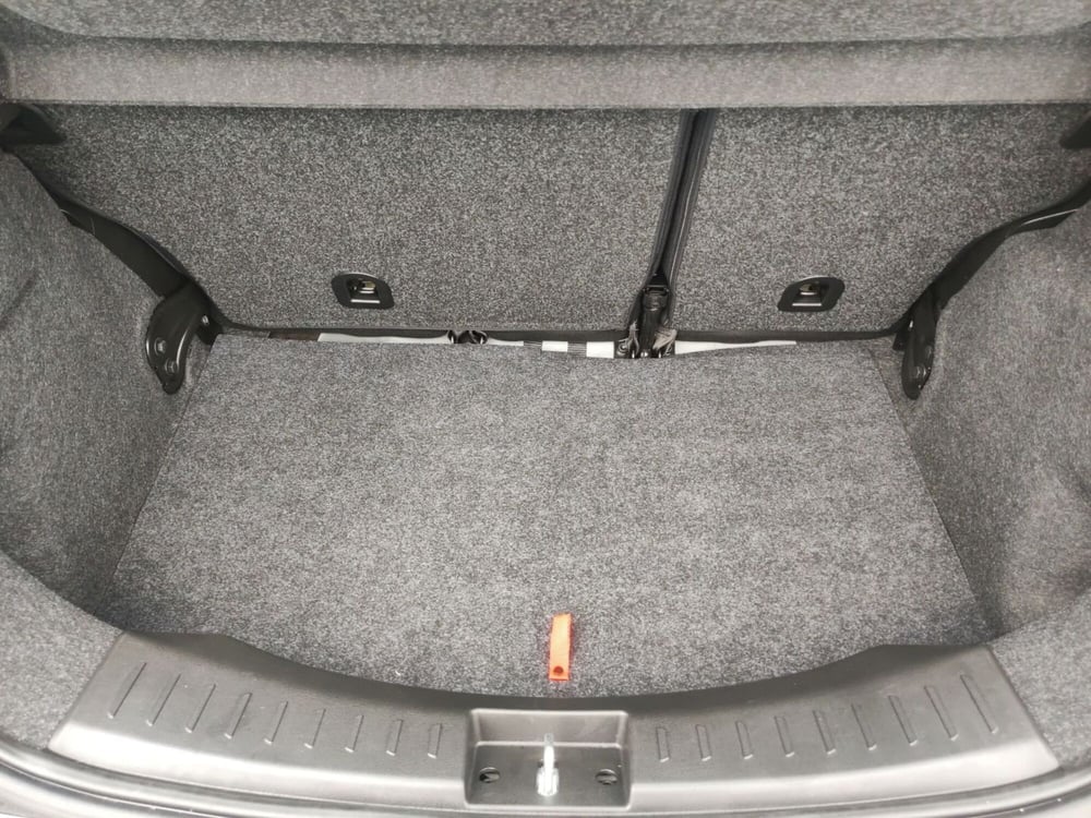 Lancia Ypsilon nuova a Latina (10)
