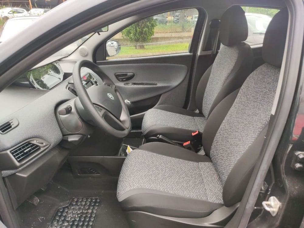 Lancia Ypsilon nuova a Latina (13)
