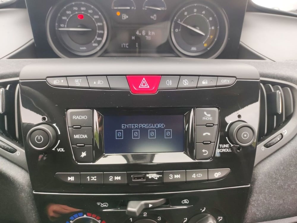 Lancia Ypsilon nuova a Latina (16)