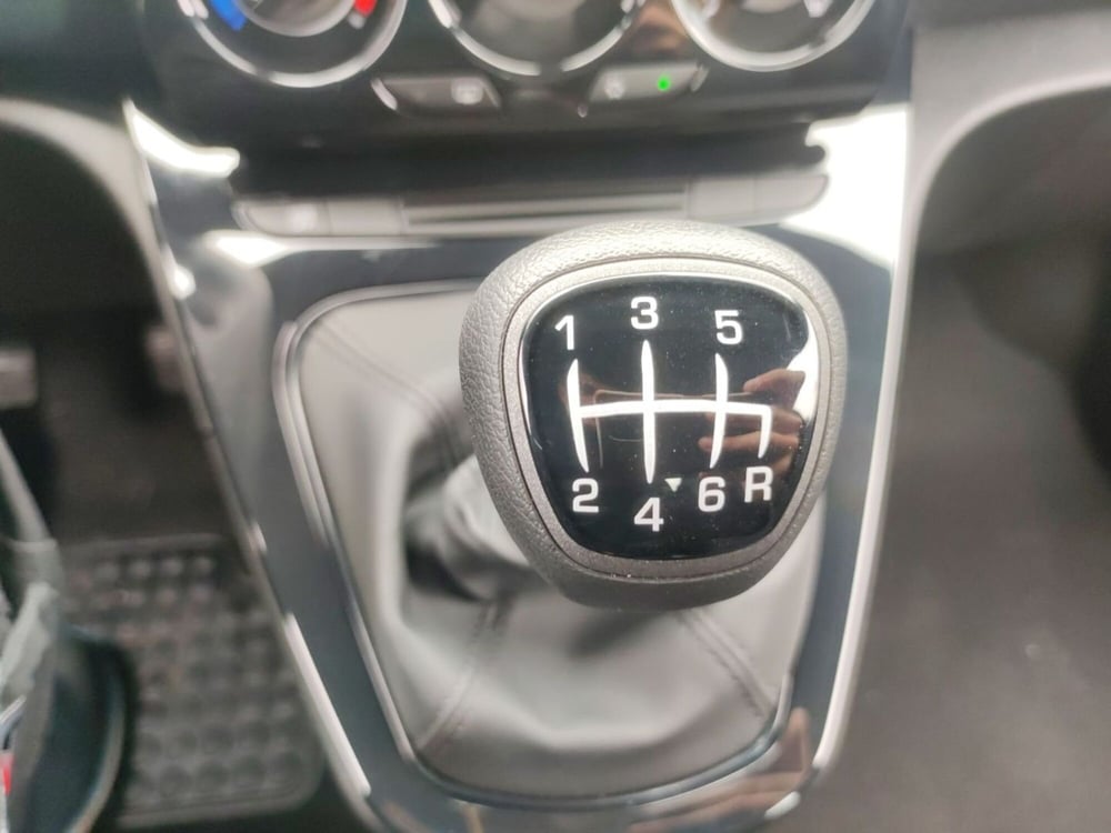 Lancia Ypsilon nuova a Latina (18)