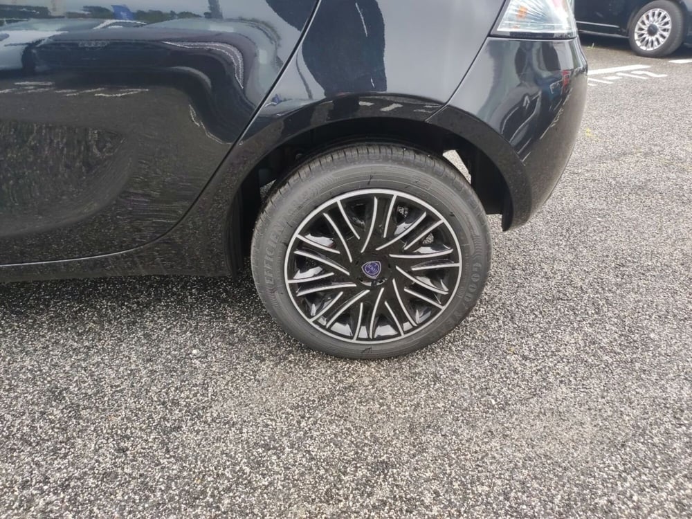 Lancia Ypsilon nuova a Latina (20)
