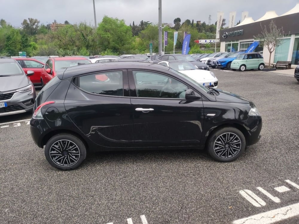 Lancia Ypsilon nuova a Latina (6)