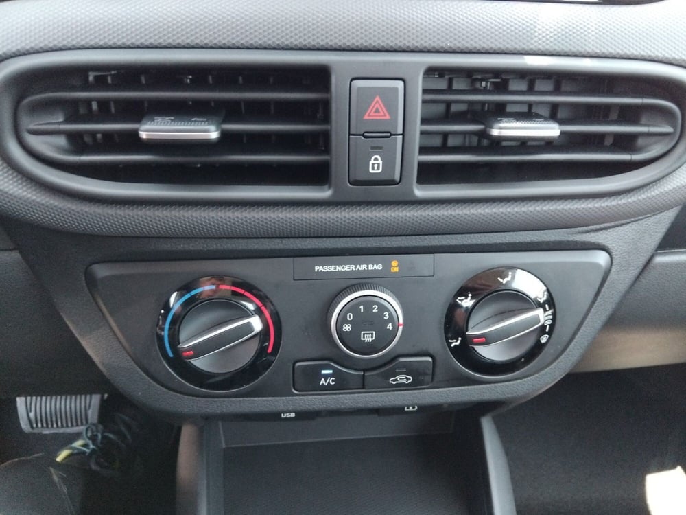 Hyundai i10 nuova a Latina (17)