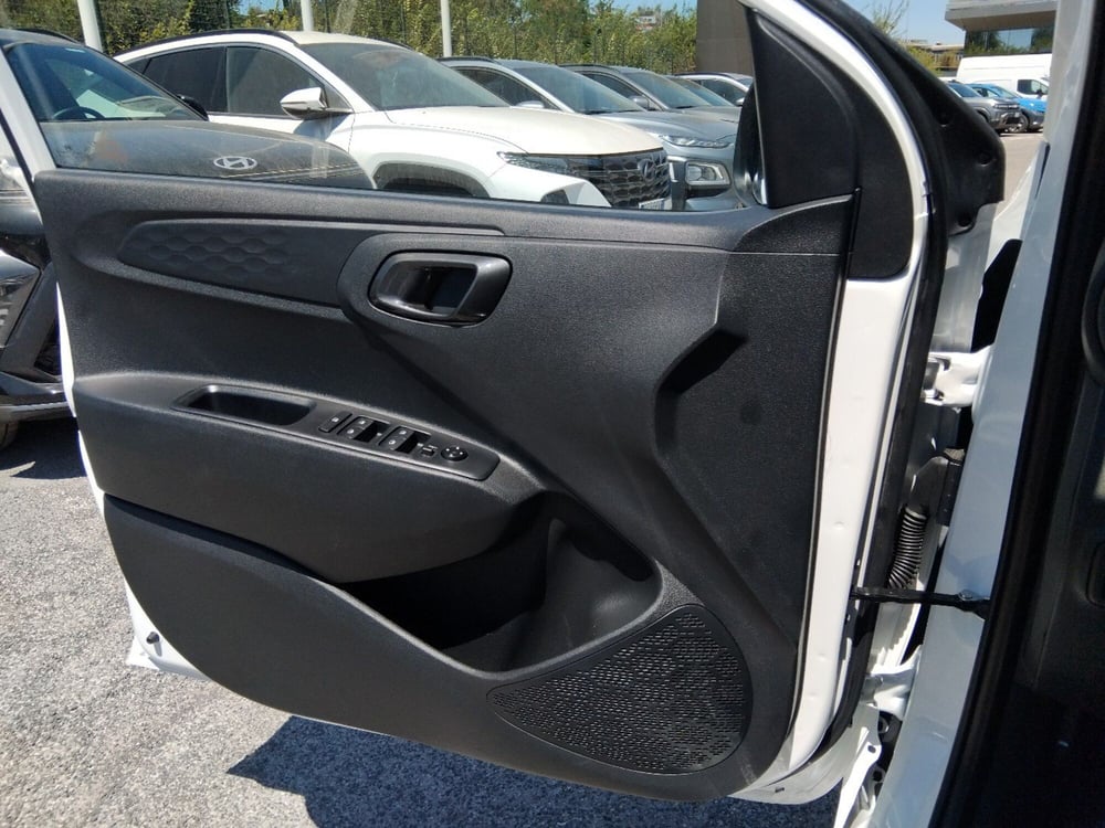 Hyundai i10 nuova a Latina (19)