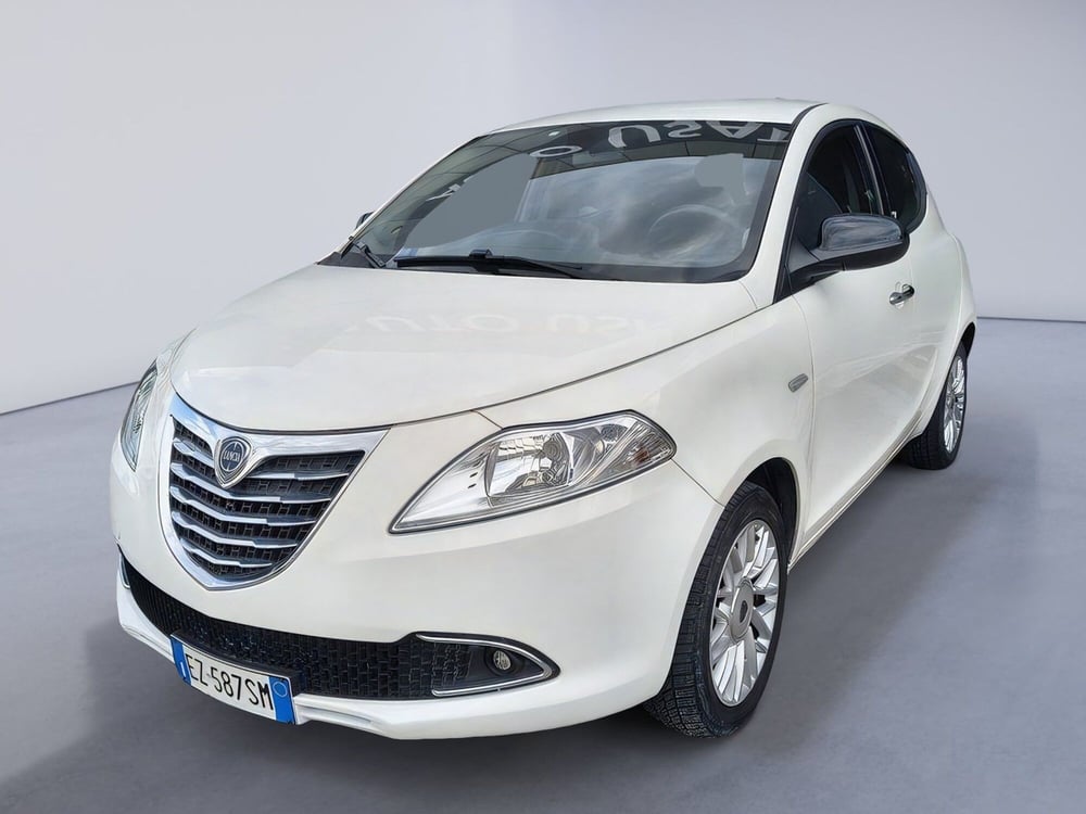 Lancia Ypsilon usata a Padova