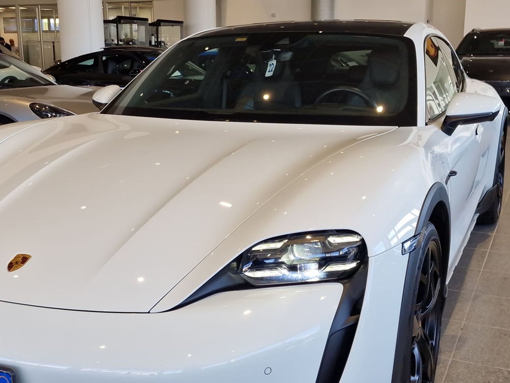 Porsche Taycan Cross Turismo usata a Firenze (9)