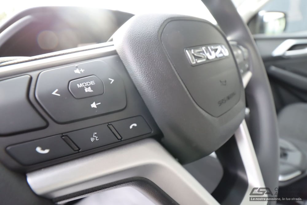 Isuzu D-Max Pick-up nuova a Bologna (11)