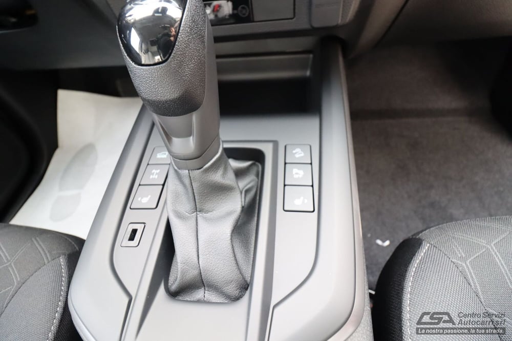 Isuzu D-Max Pick-up nuova a Bologna (8)