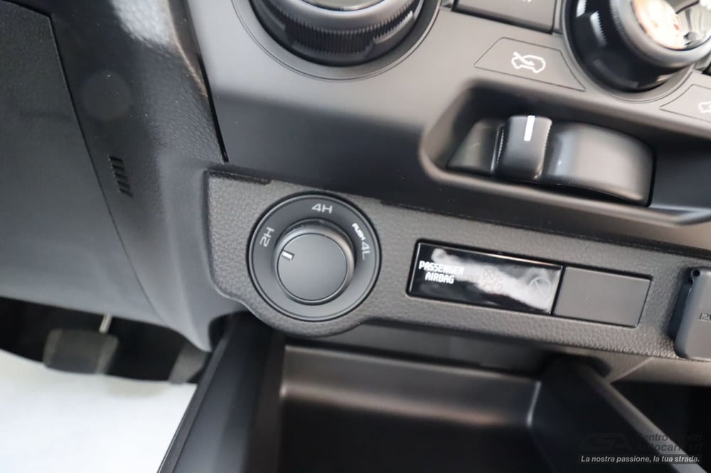 Isuzu D-Max Pick-up nuova a Bologna (9)