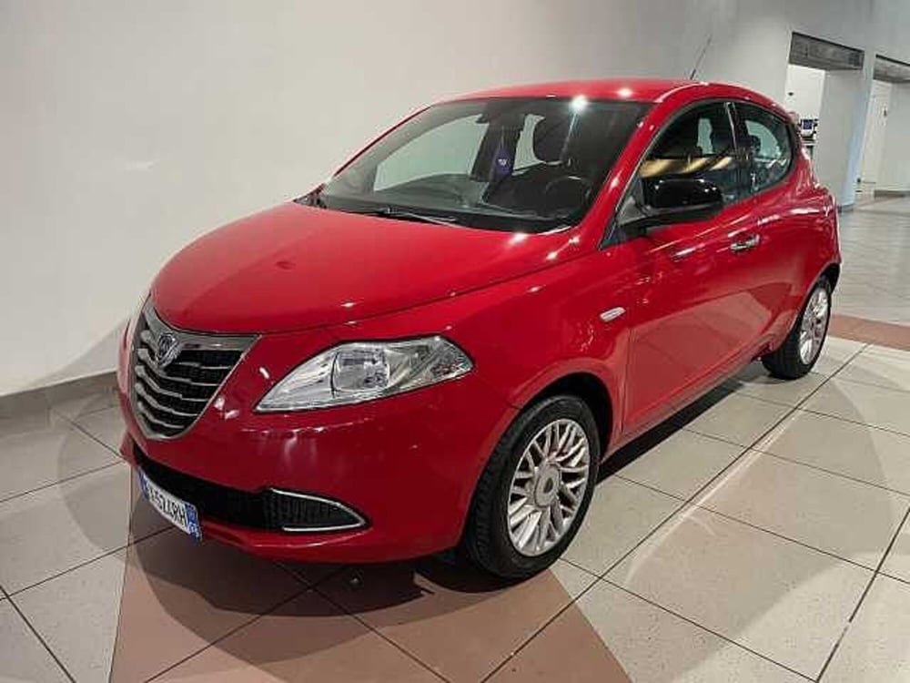 Lancia Ypsilon usata a Genova