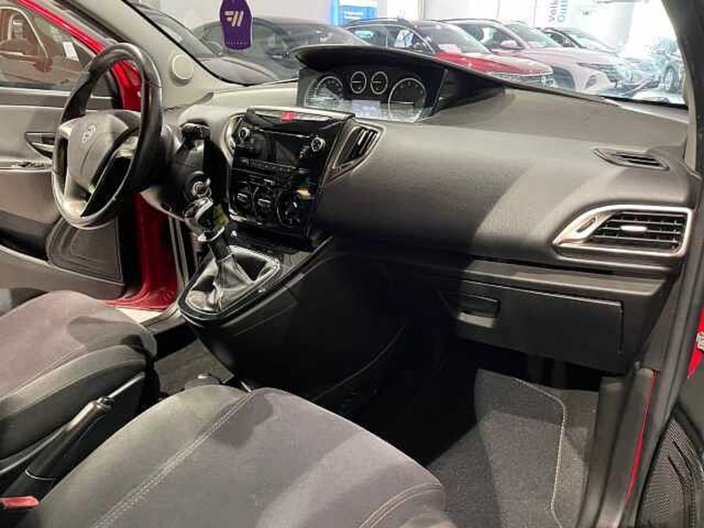 Lancia Ypsilon usata a Genova (10)