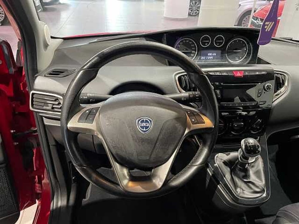 Lancia Ypsilon usata a Genova (11)