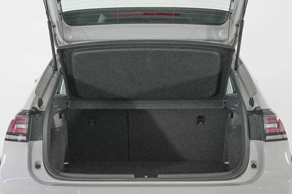 Volkswagen Taigo usata a Como (8)