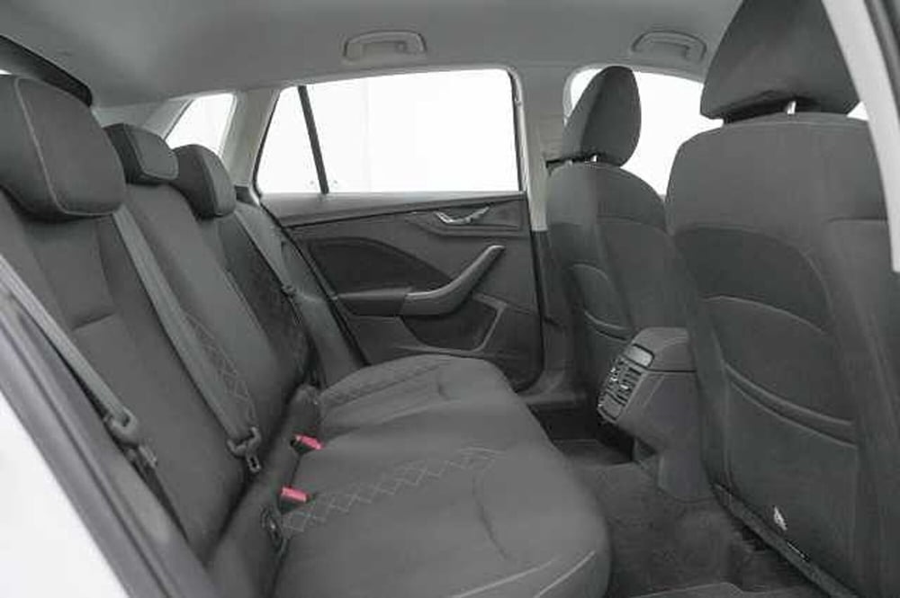 Skoda Kamiq usata a Como (8)