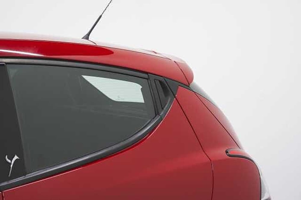 Lancia Ypsilon usata a Como (13)
