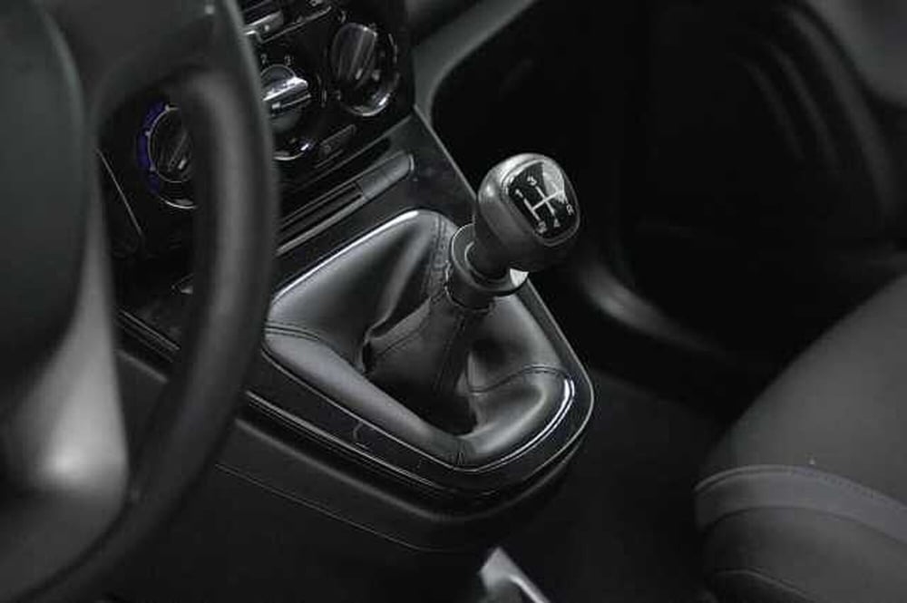 Lancia Ypsilon usata a Como (15)