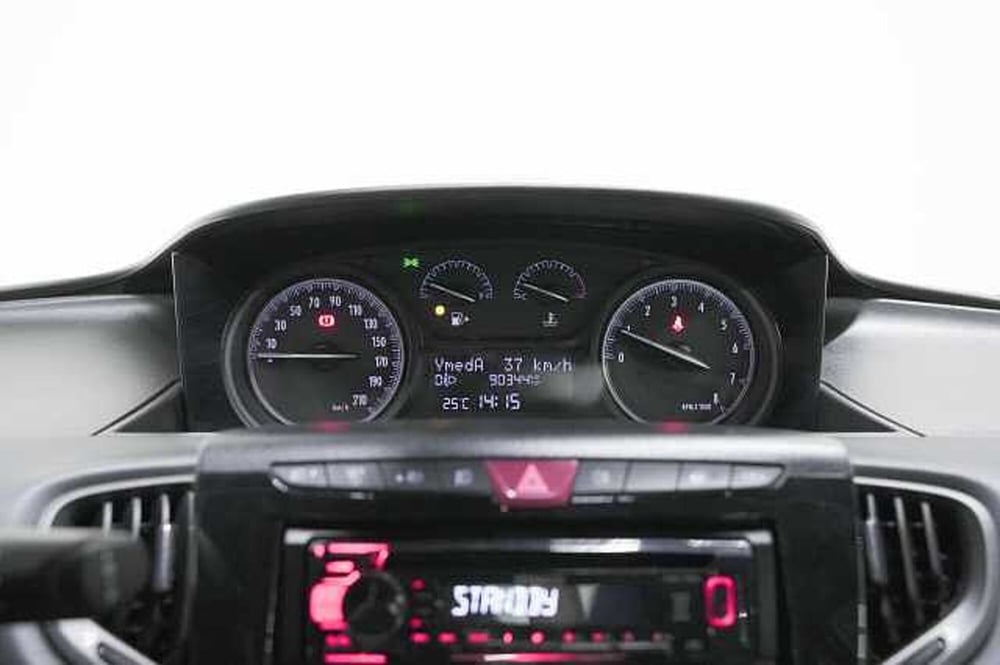 Lancia Ypsilon usata a Como (17)