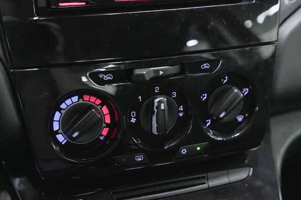 Lancia Ypsilon usata a Como (19)