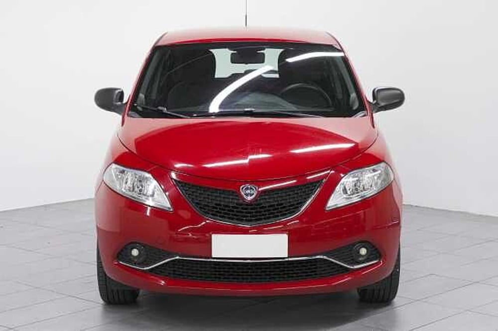 Lancia Ypsilon usata a Como (2)