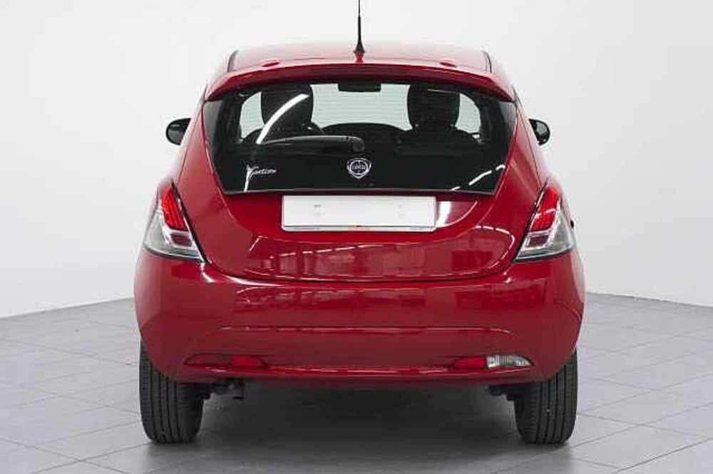 Lancia Ypsilon usata a Como (3)