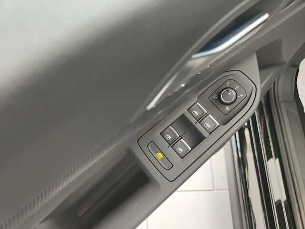 Volkswagen Golf nuova a Como (11)