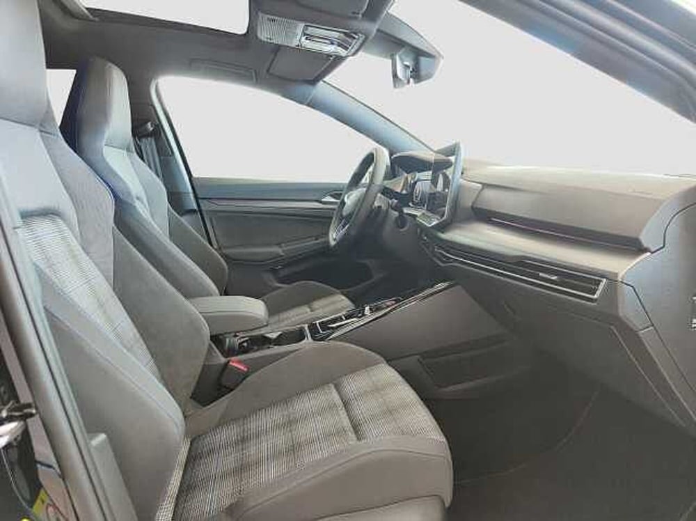 Volkswagen Golf nuova a Como (16)