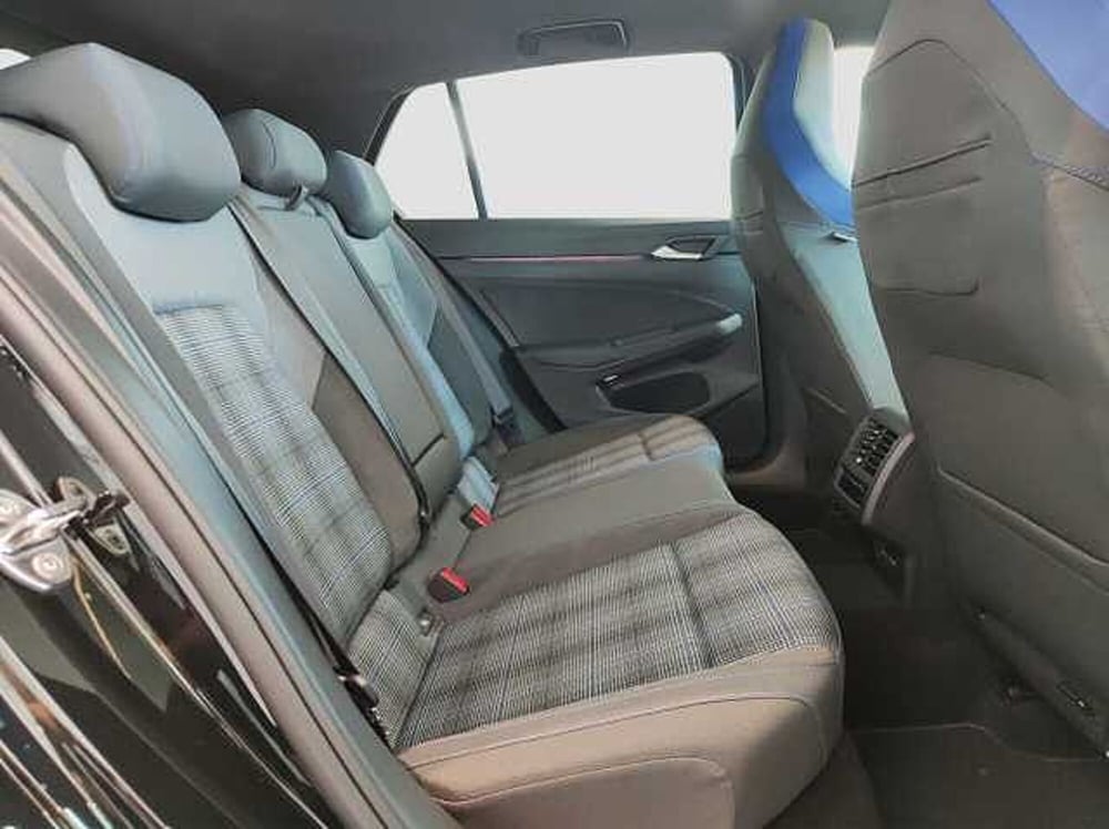 Volkswagen Golf nuova a Como (17)