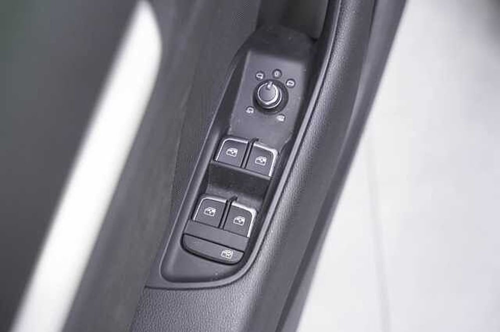 Audi S3 Sportback usata a Como (17)