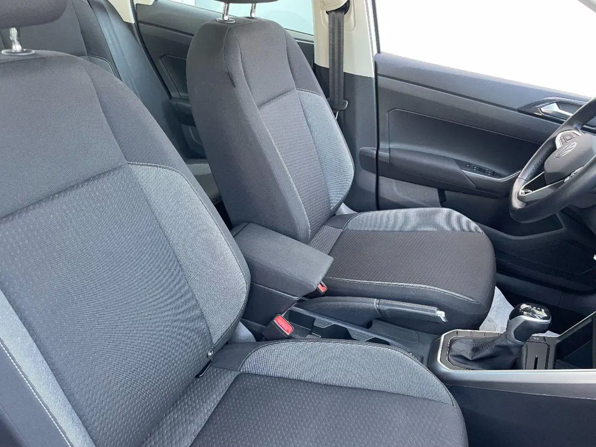 Volkswagen Taigo usata a Lecce (19)