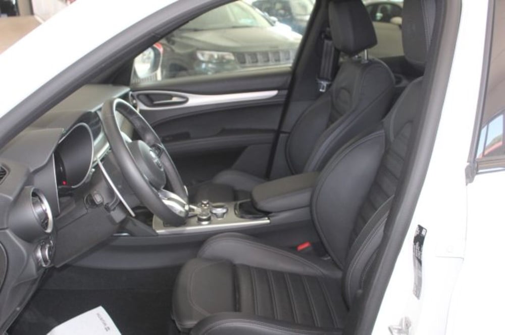 Alfa Romeo Stelvio usata a Terni (7)
