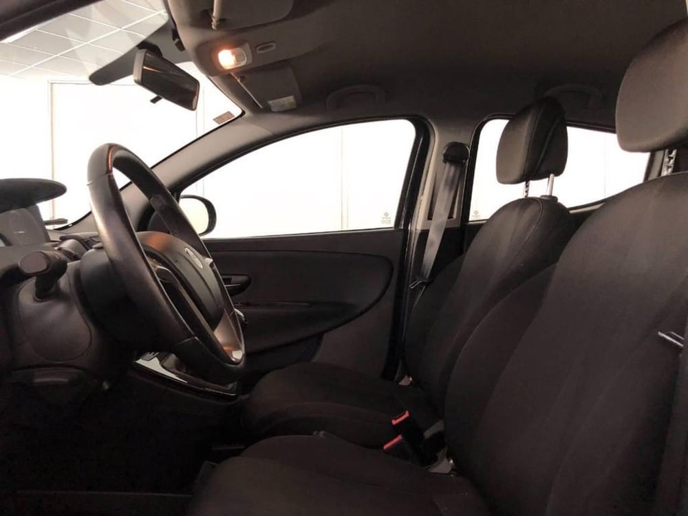 Lancia Ypsilon usata a Torino (11)