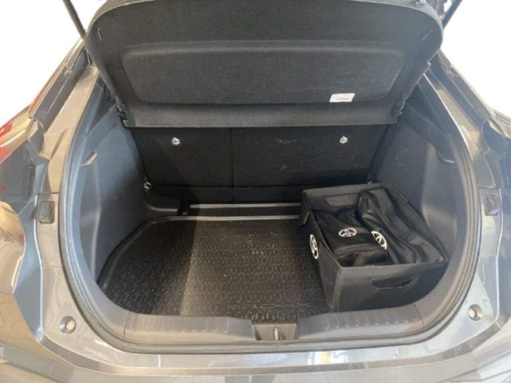 Toyota Toyota C-HR usata a Vercelli (11)