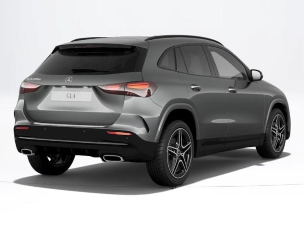 Mercedes-Benz GLA SUV nuova a Verona (2)