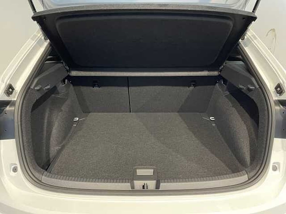 Volkswagen Taigo nuova a Ravenna (12)