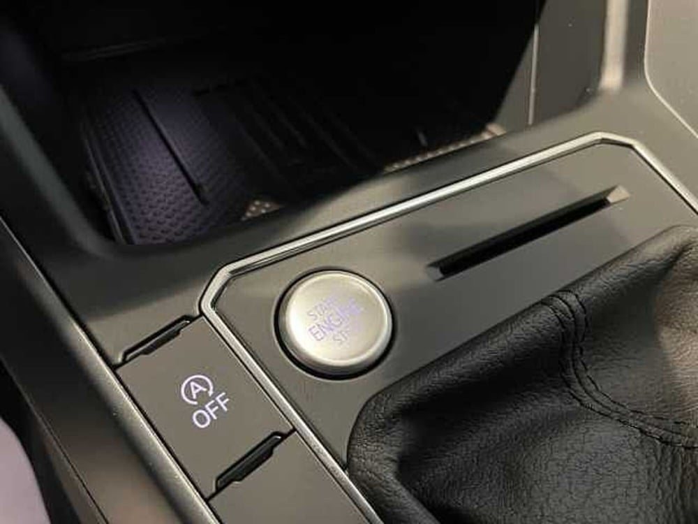 Volkswagen Taigo nuova a Ravenna (17)