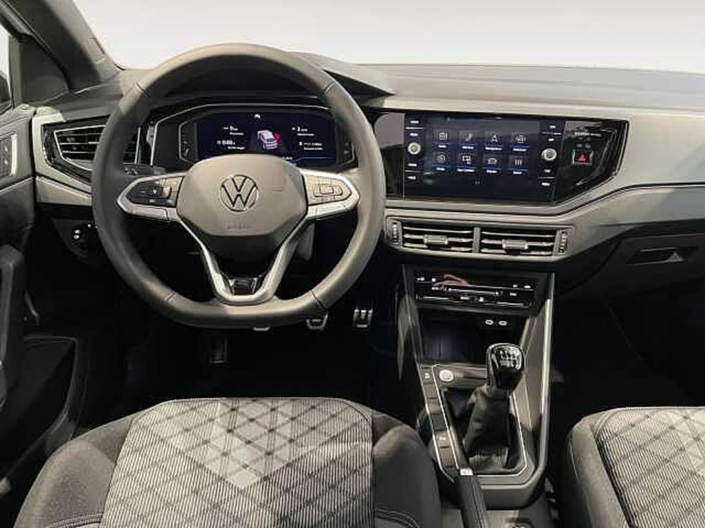 Volkswagen Taigo nuova a Ravenna (8)