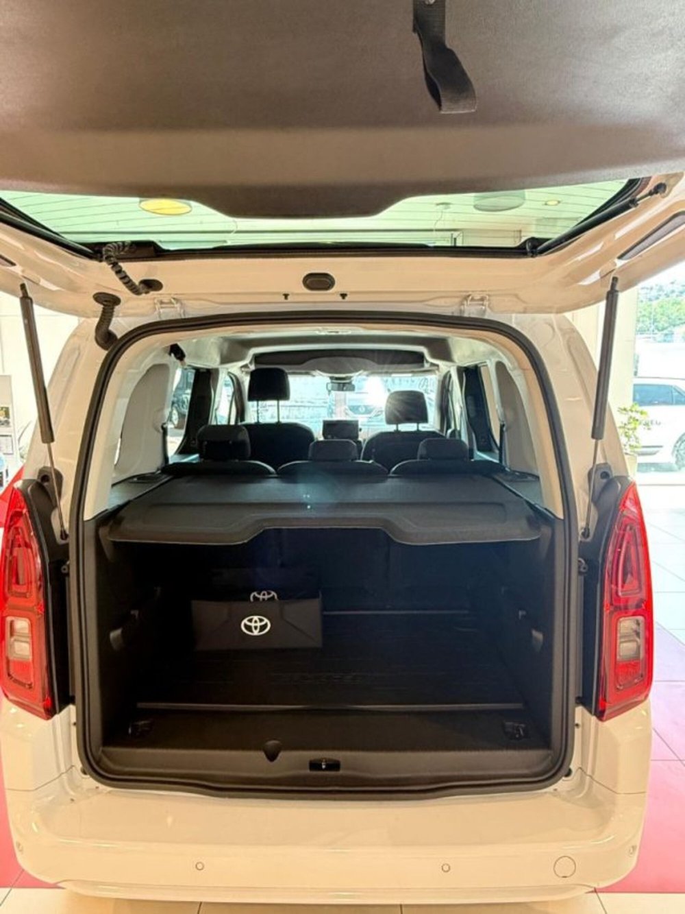 Toyota Proace City Verso nuova a Sassari (13)