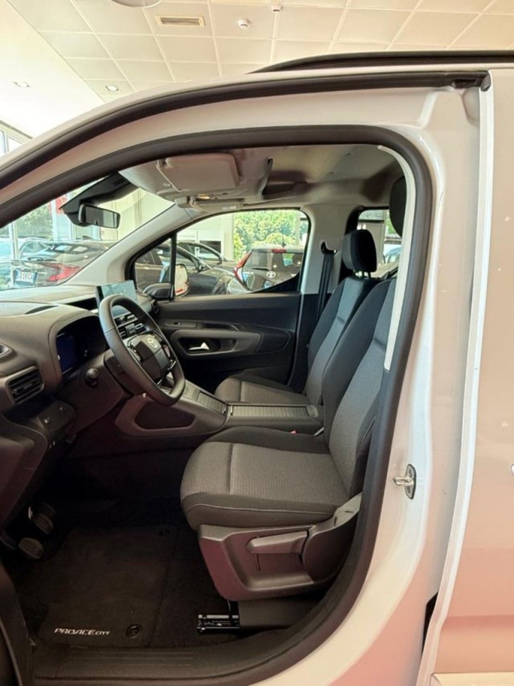 Toyota Proace City Verso nuova a Sassari (7)