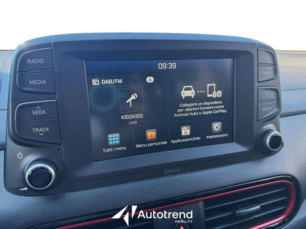 Hyundai Kona usata a Bari (10)