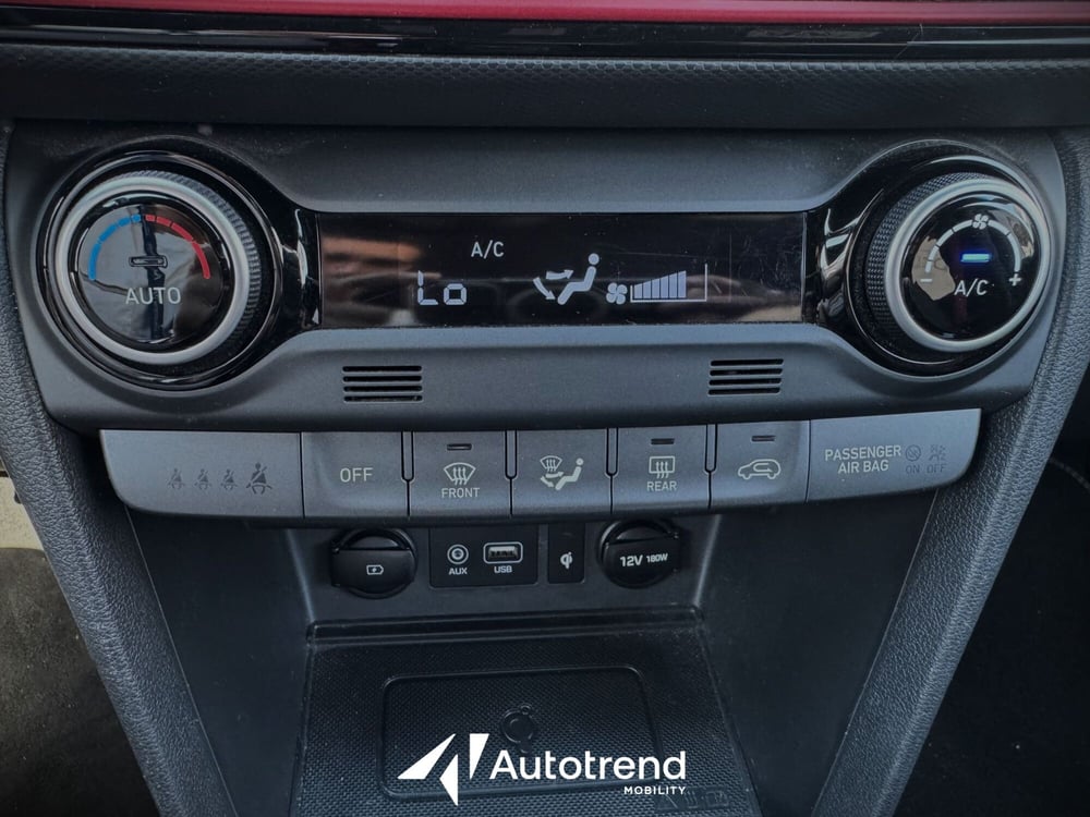Hyundai Kona usata a Bari (12)