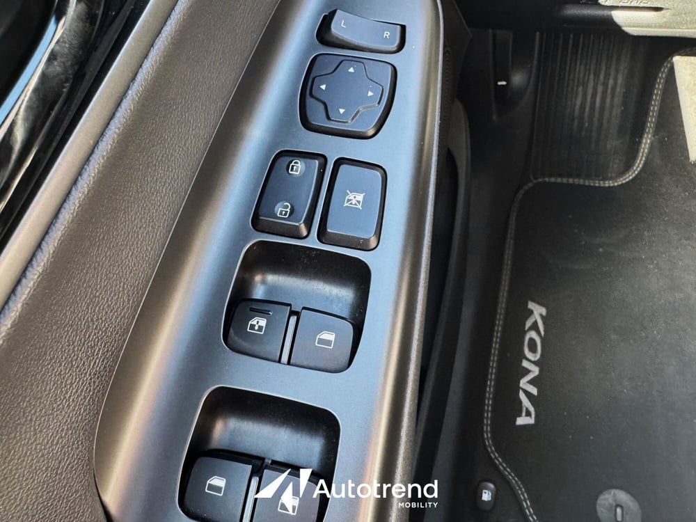 Hyundai Kona usata a Bari (13)